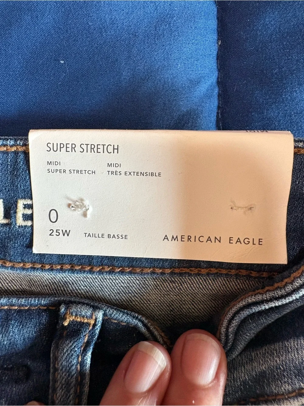 American Eagle Midi Cuffed Dark Blue Shorts Stretch Low Rise Women’s Size 0 NWT